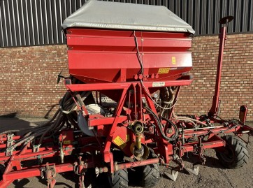 Kverneland TS Tine Drill