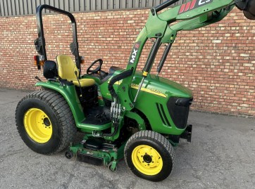 John Deere 3520