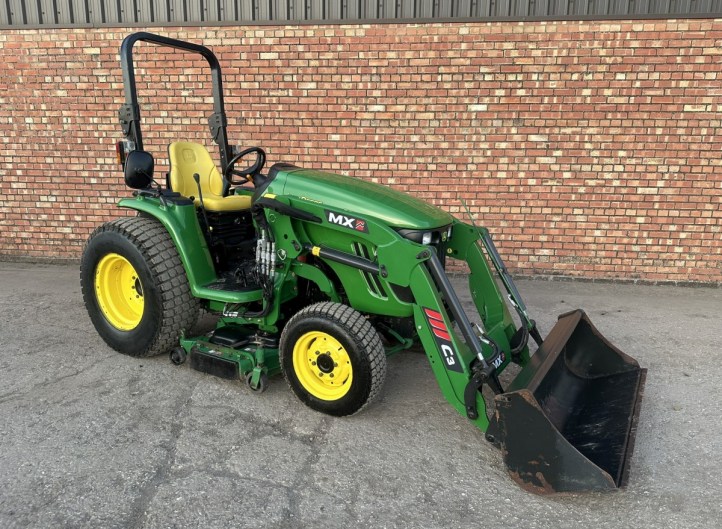 John Deere 3520 an MX Front Loader