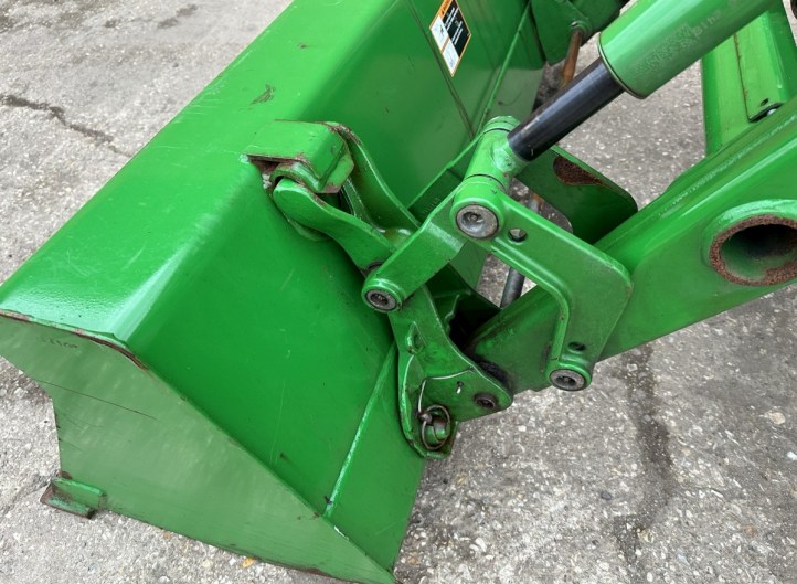 John Deere 3045R & H165 Front Loader