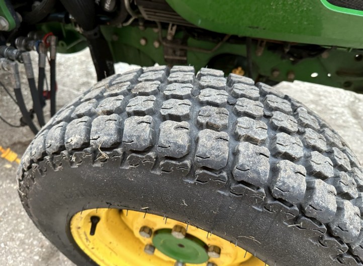 John Deere 3045R & H165 Front Loader
