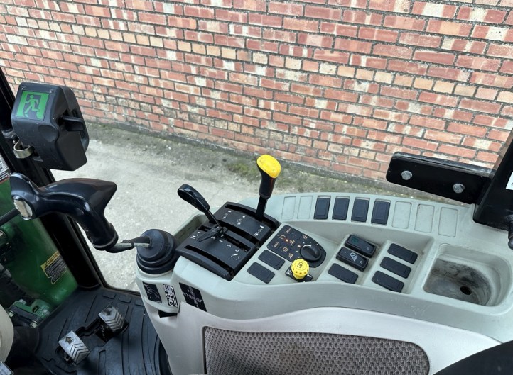 John Deere 3045R & H165 Front Loader