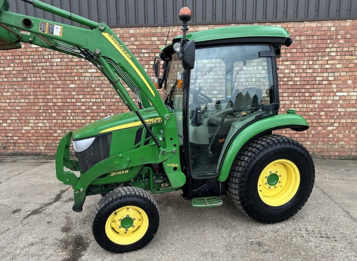 John Deere 3045R & H165 Front Loader