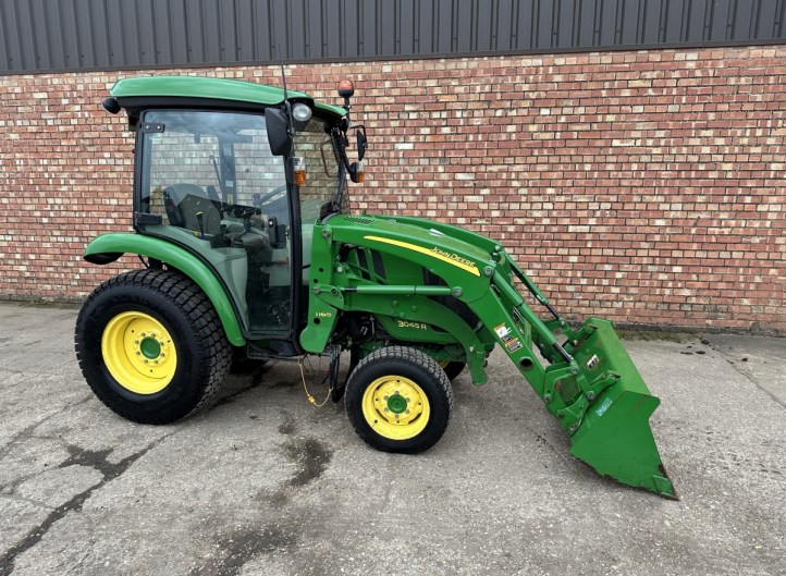 John Deere 3045R & H165 Front Loader