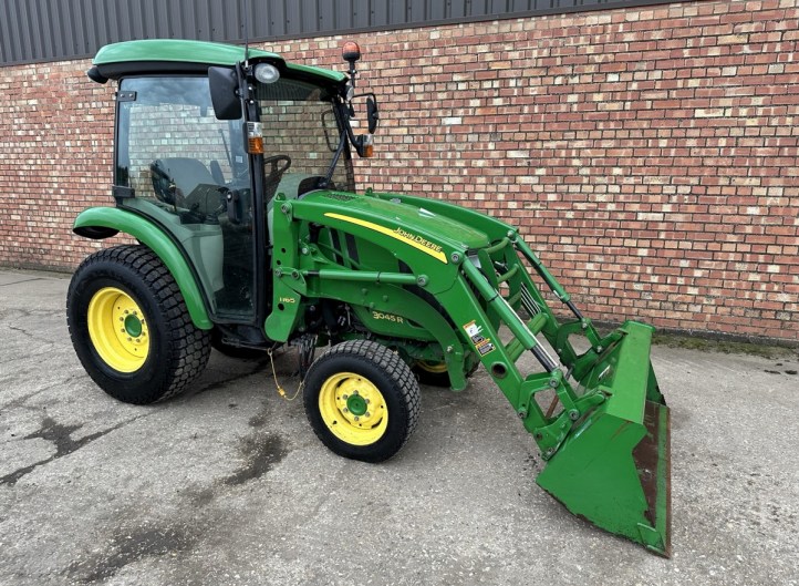 John Deere 3045R & H165 Front Loader
