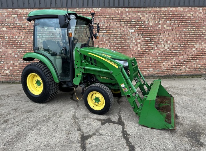 John Deere 3045R & H165 Front Loader