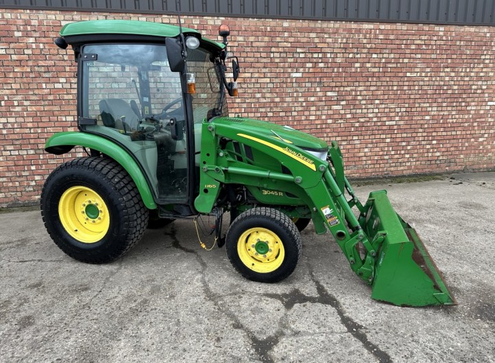John Deere 3045R & H165 Front Loader