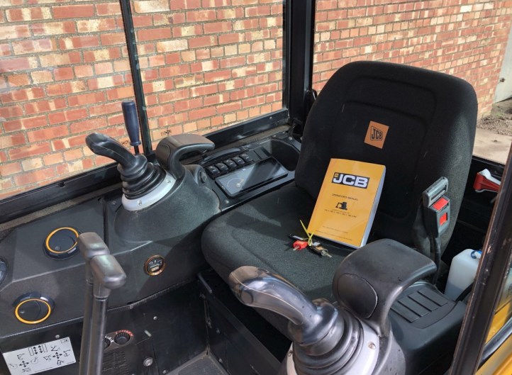 JCB 15C-1