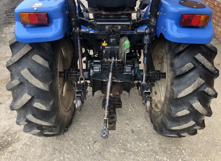 New Holland Boomer 2030