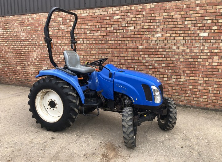 New Holland Boomer 2030