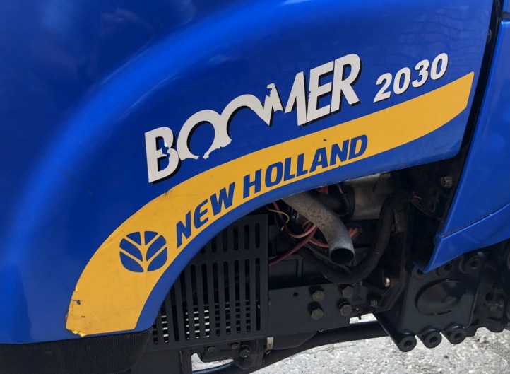 New Holland Boomer 2030