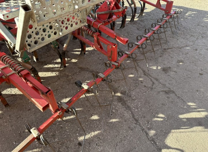 Kverneland TS Tine Drill