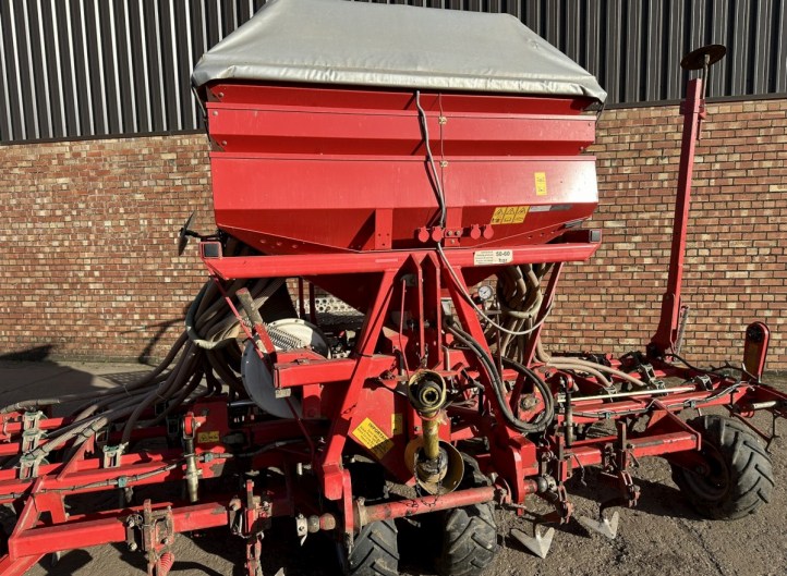 Kverneland TS Tine Drill