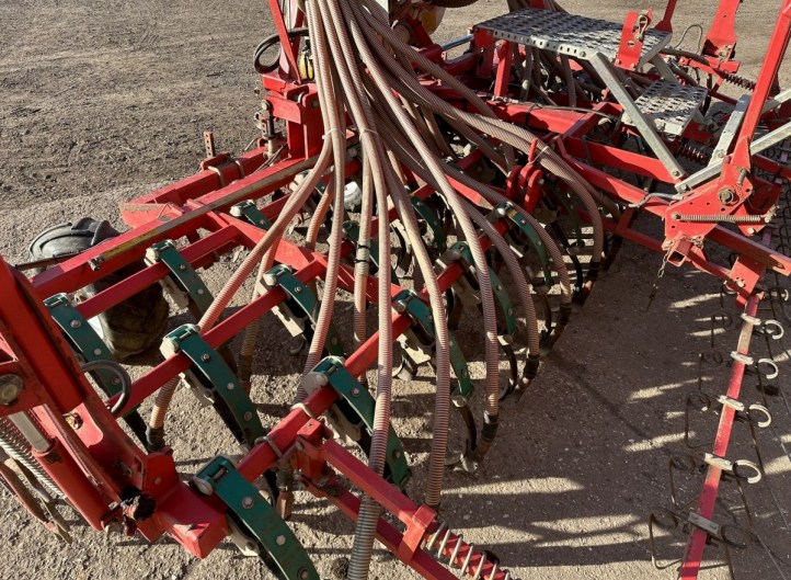 Kverneland TS Tine Drill