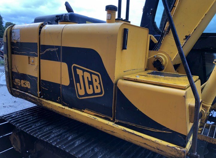 JCB JS130