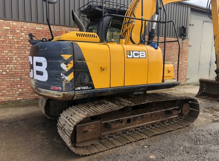 JCB JS130
