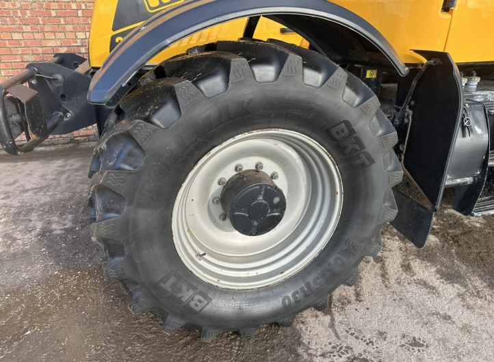 JCB 3185