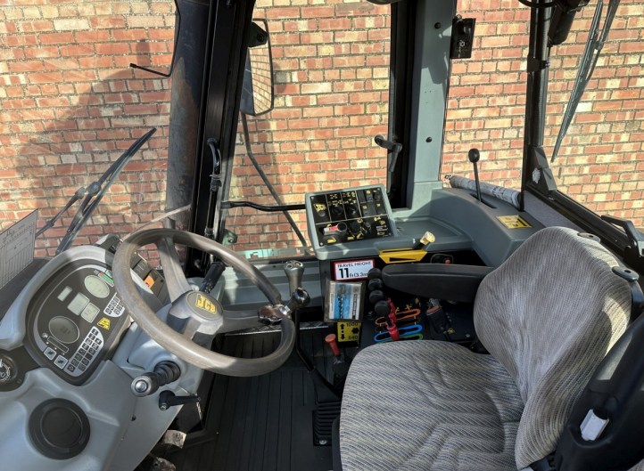 JCB 3185