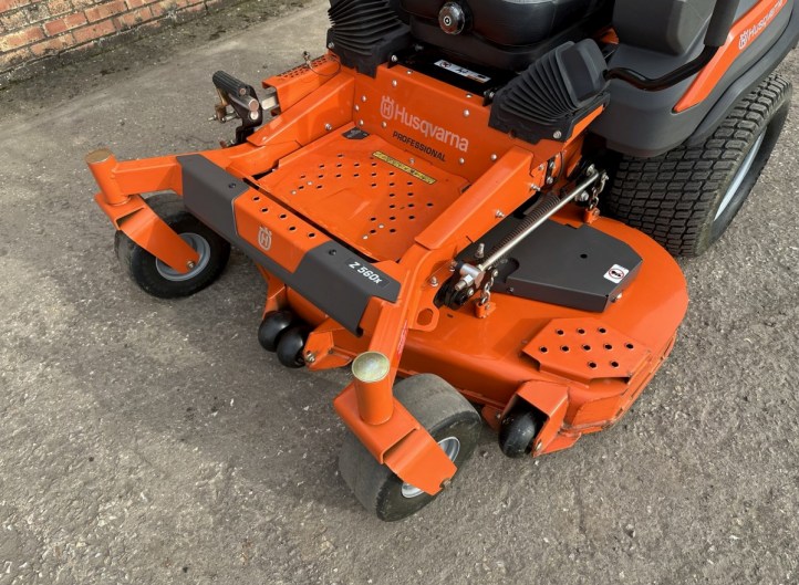 Husqvarna Z560 Zero Turn 