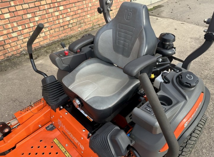 Husqvarna Z560 Zero Turn 