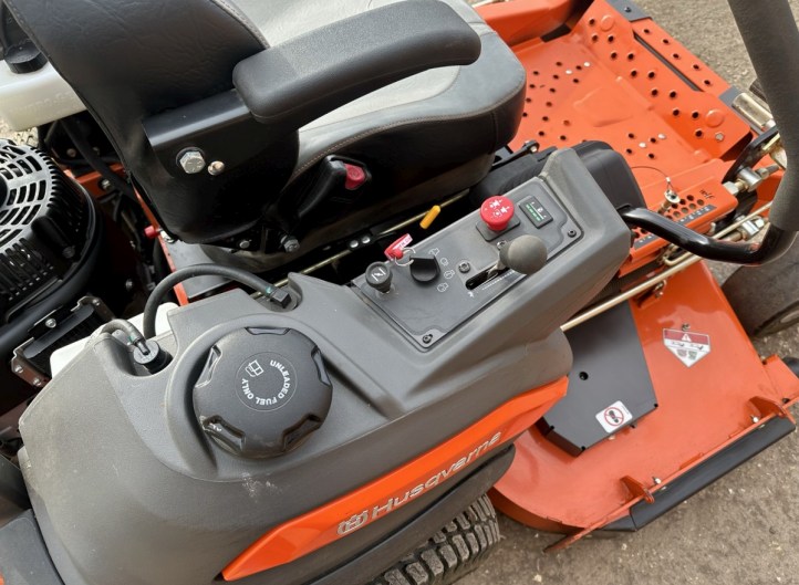 Husqvarna Z560 Zero Turn 
