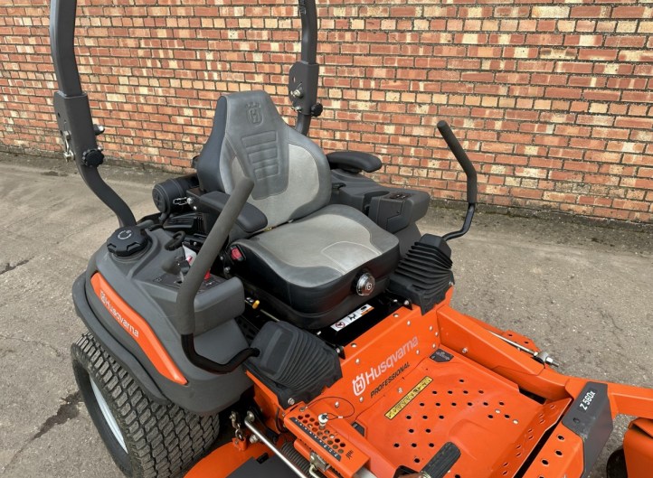 Husqvarna Z560 Zero Turn 