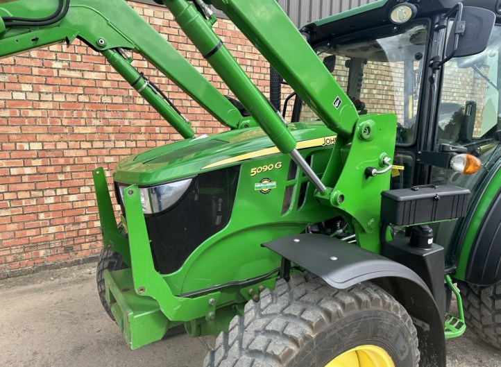 John Deere 5090G