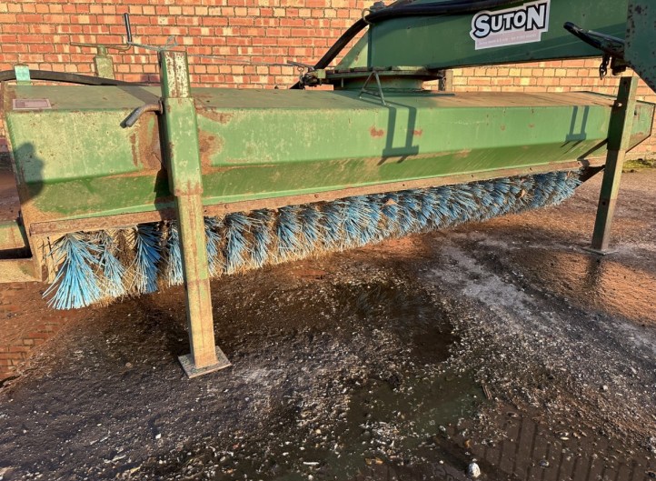 Suton Brush 